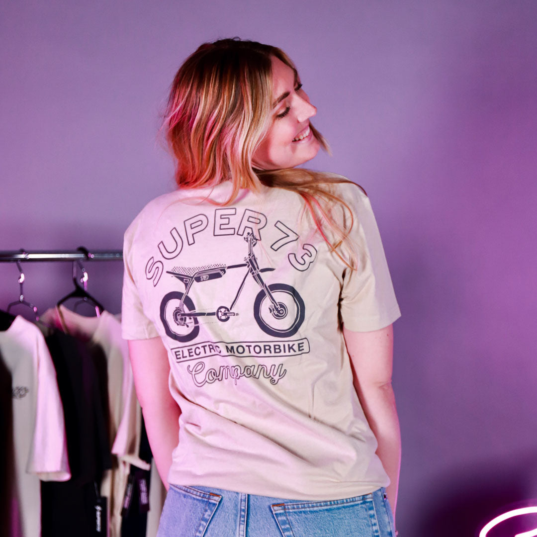 female model wearing Z's the Day Tee in cream. @color_cream