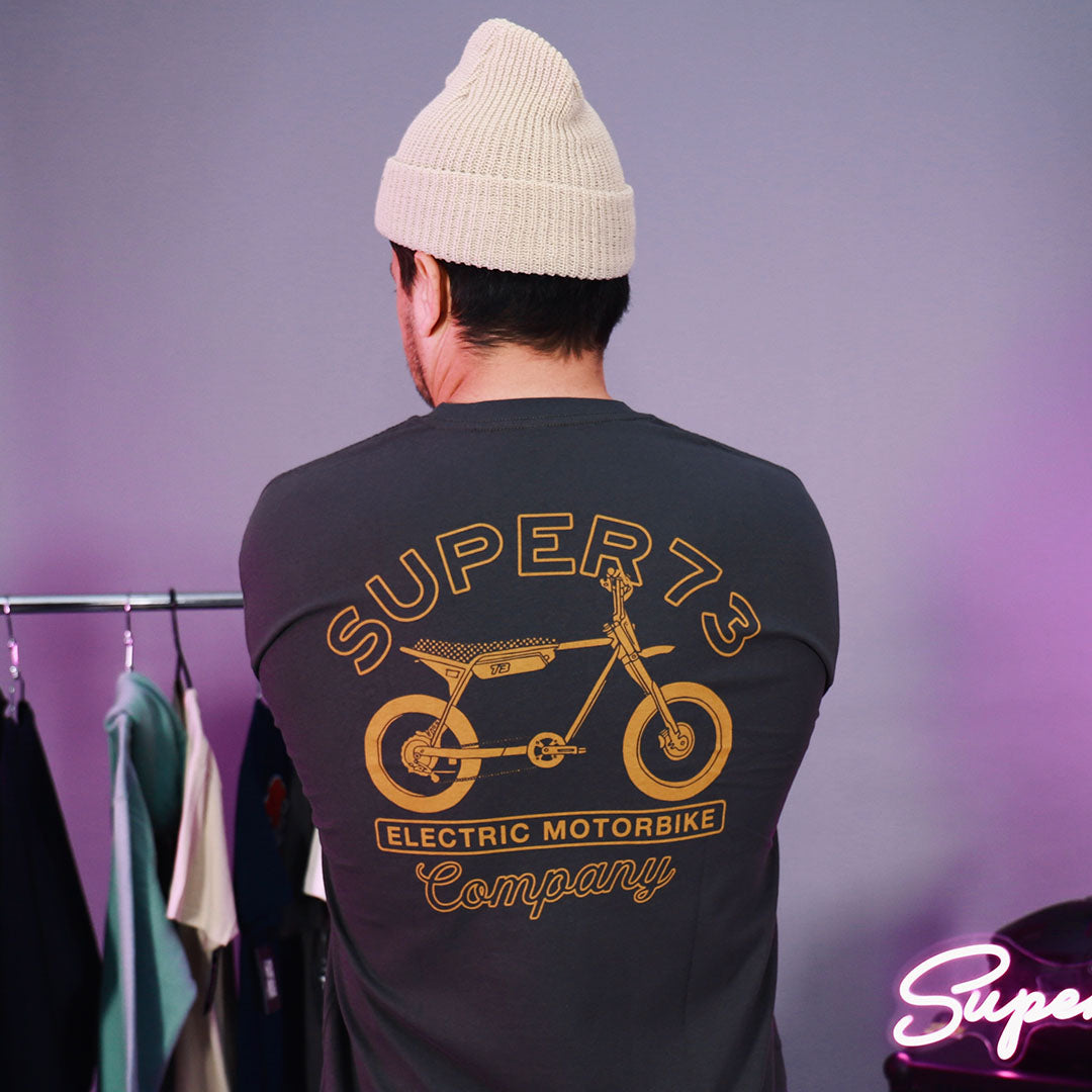 male model wearing Z's the Day Tee in charcoal @color_charcoal